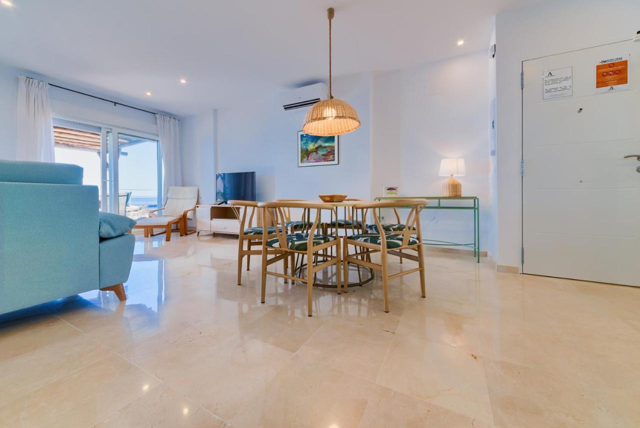 Holidays2Fuengirola Duplex With Stunning Sea View, Terraces,1St Line Beside Port Buitenkant foto