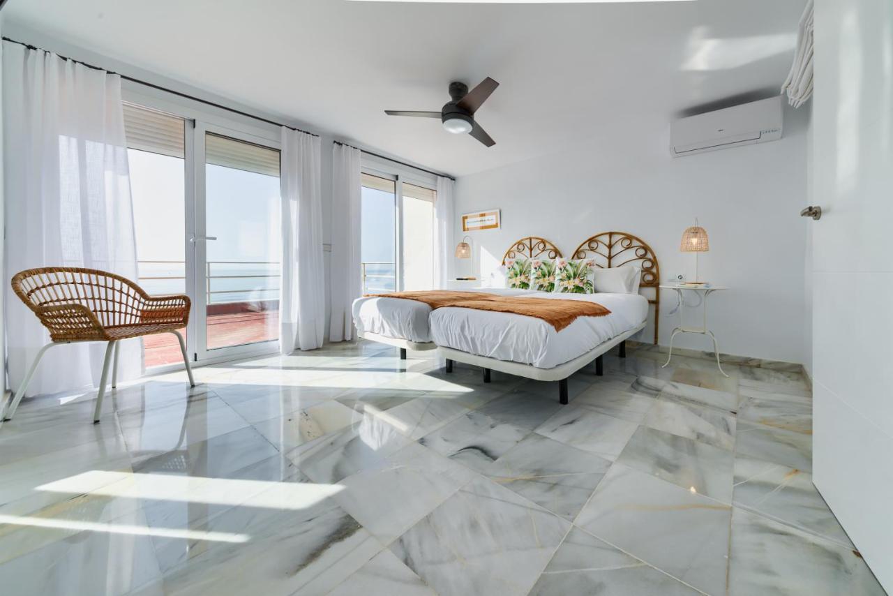 Holidays2Fuengirola Duplex With Stunning Sea View, Terraces,1St Line Beside Port Buitenkant foto