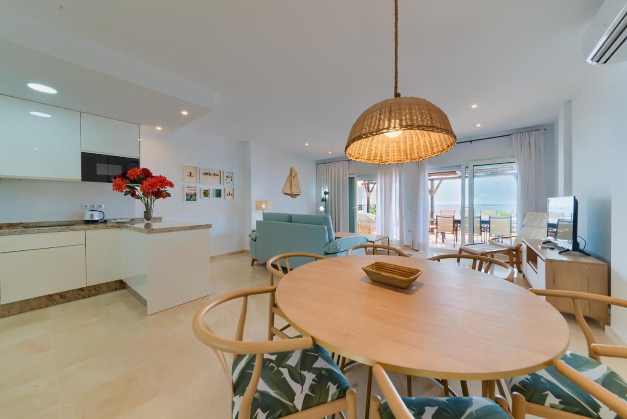 Holidays2Fuengirola Duplex With Stunning Sea View, Terraces,1St Line Beside Port Buitenkant foto