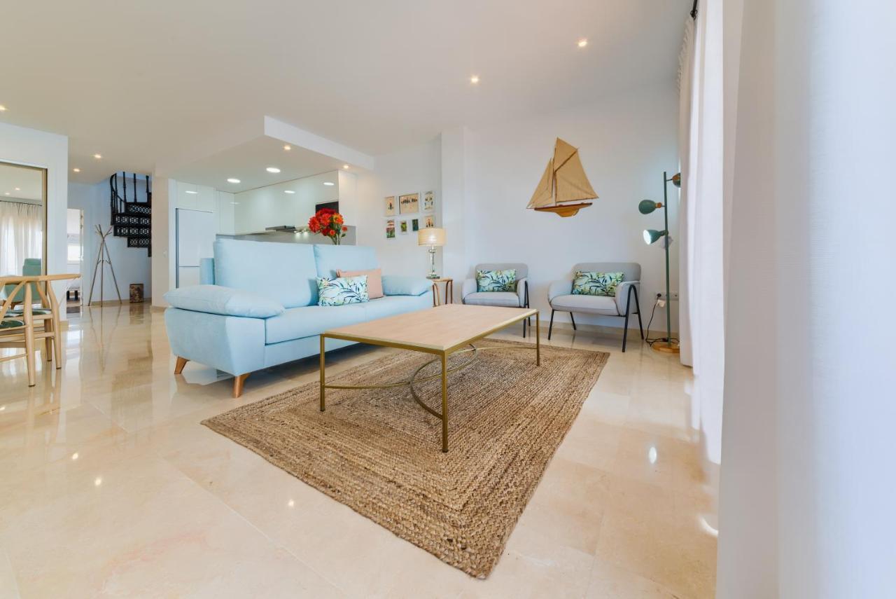 Holidays2Fuengirola Duplex With Stunning Sea View, Terraces,1St Line Beside Port Buitenkant foto