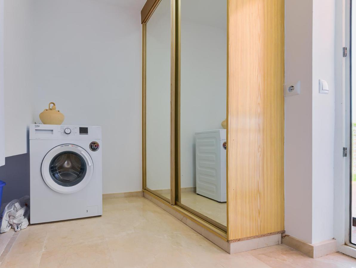 Holidays2Fuengirola Duplex With Stunning Sea View, Terraces,1St Line Beside Port Buitenkant foto
