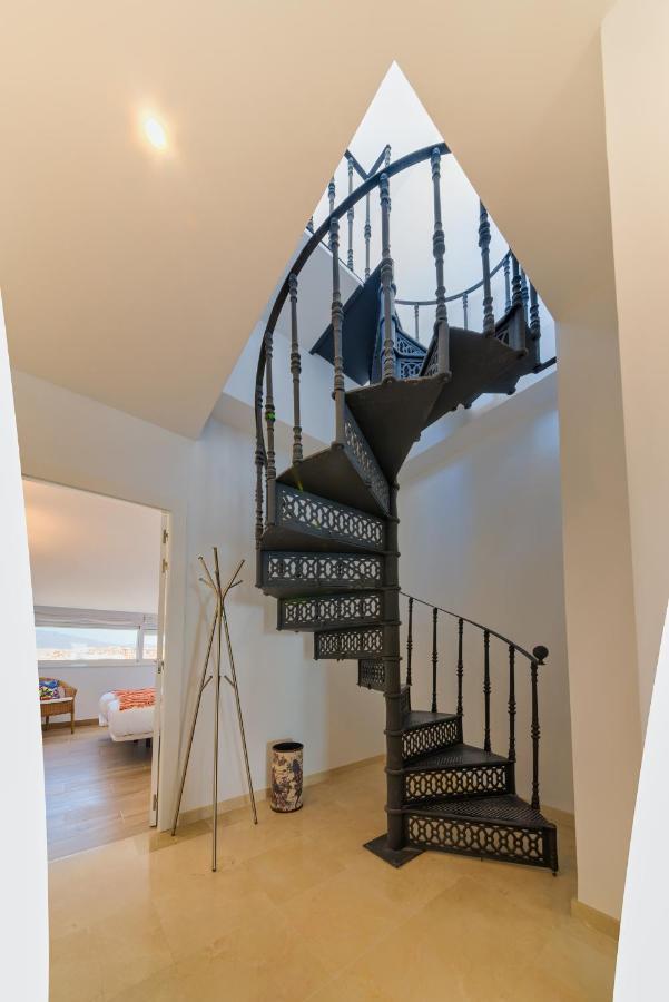 Holidays2Fuengirola Duplex With Stunning Sea View, Terraces,1St Line Beside Port Buitenkant foto