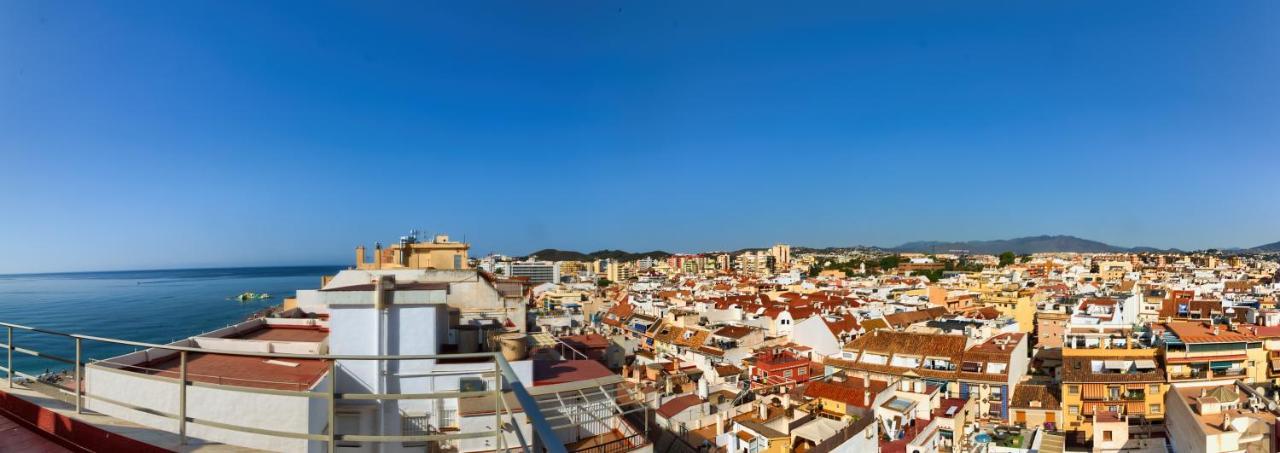 Holidays2Fuengirola Duplex With Stunning Sea View, Terraces,1St Line Beside Port Buitenkant foto