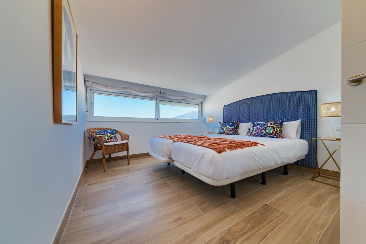 Holidays2Fuengirola Duplex With Stunning Sea View, Terraces,1St Line Beside Port Buitenkant foto